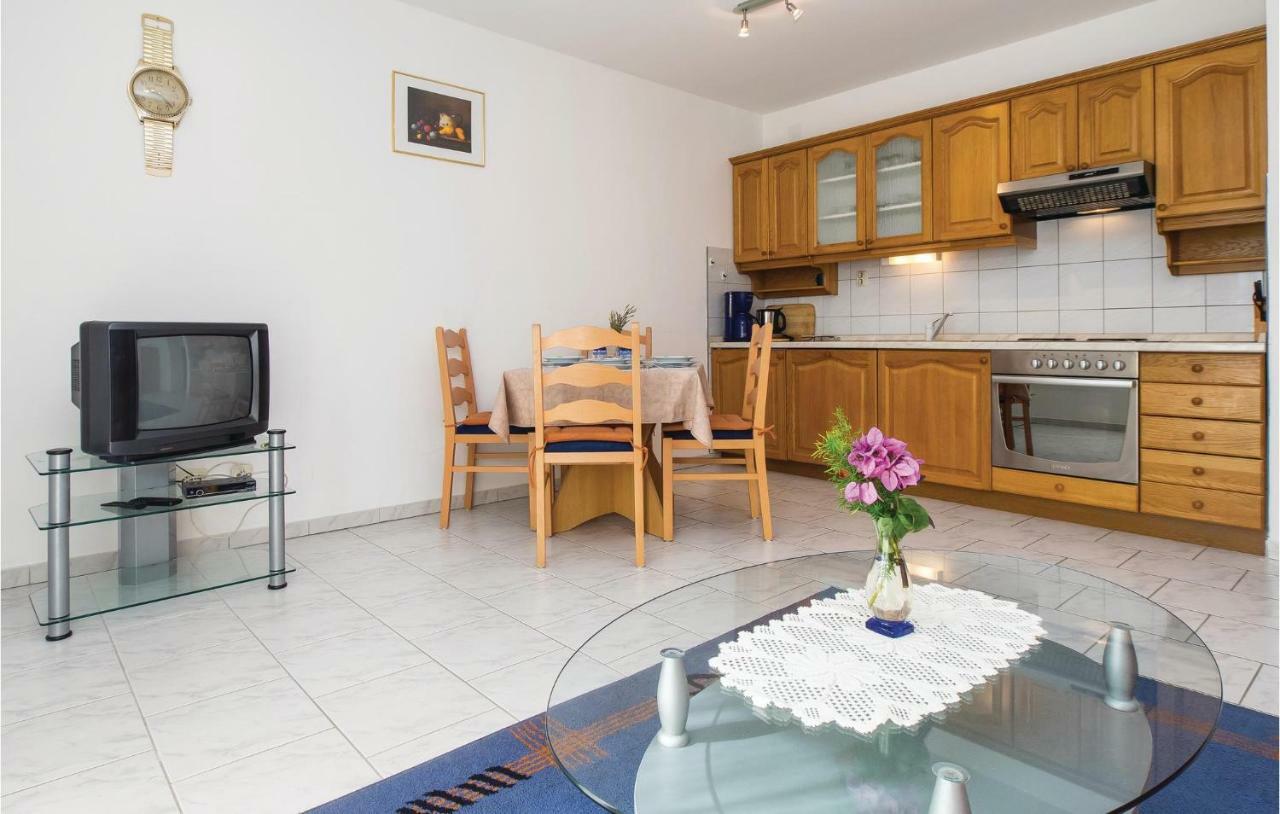 2 Bedroom Amazing Apartment In 苏佩塔尔 外观 照片